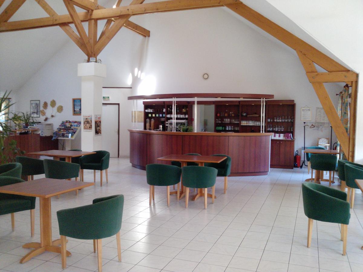 Logis Hotel Restaurant De L'Abbaye Ferrieres-en-Gatinais Esterno foto
